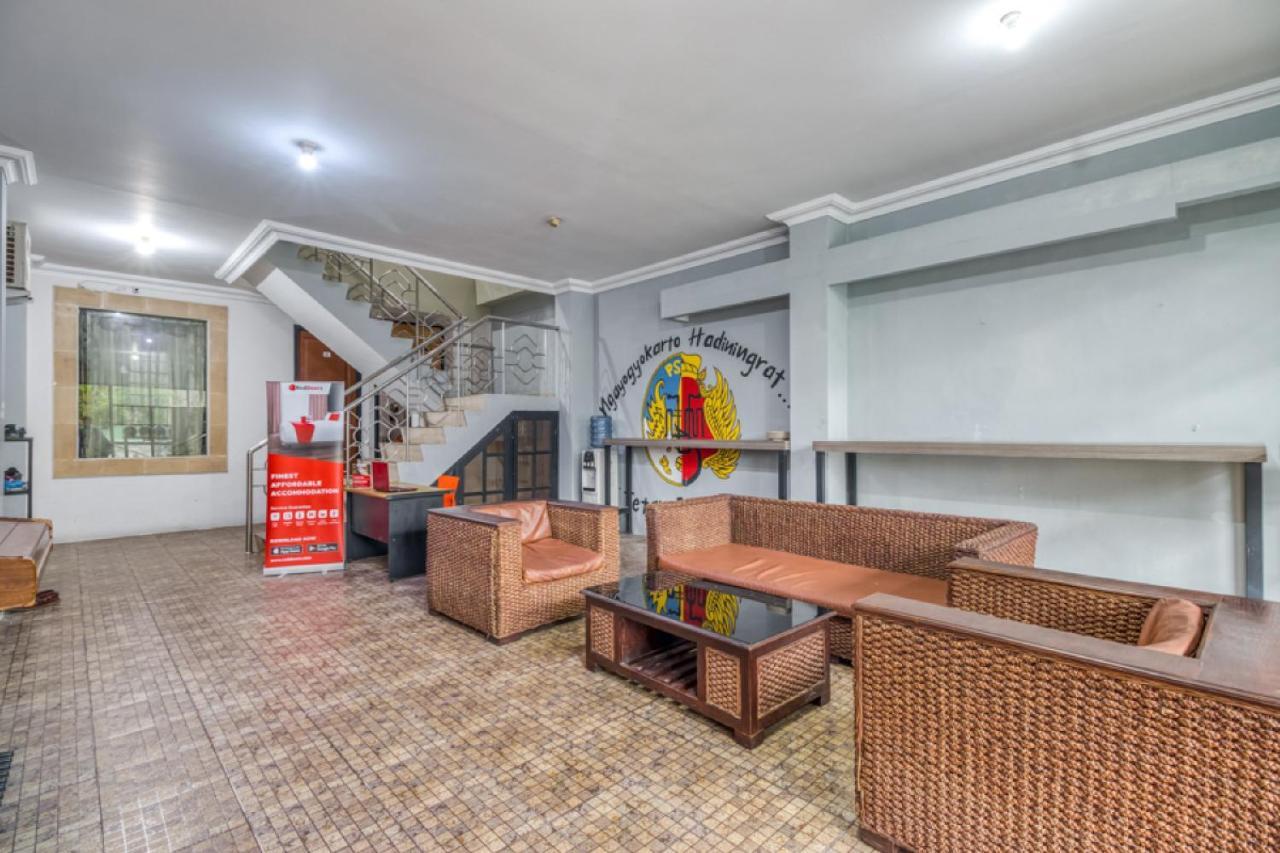 יוגיאקרטה Reddoorz Hostel Near Stadion Mandala Krida Yogya מראה חיצוני תמונה
