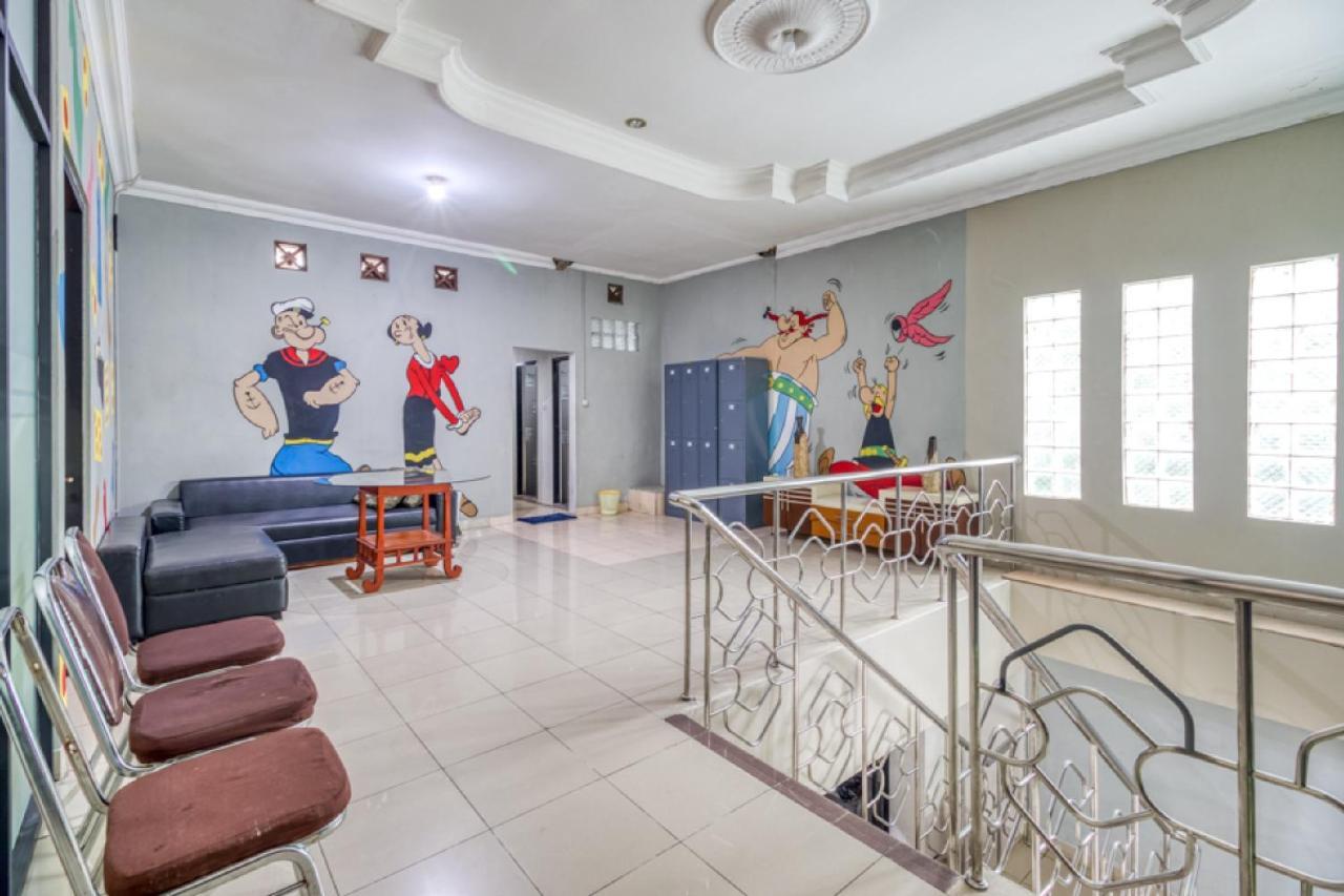יוגיאקרטה Reddoorz Hostel Near Stadion Mandala Krida Yogya מראה חיצוני תמונה